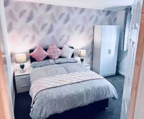Super Cosy Pink Blossom Apartment - New - Image 3