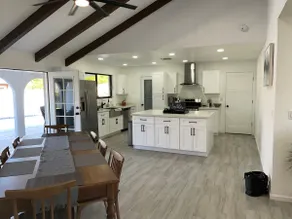Beautiful 4 bedroom, 2 bathroom house. Outdoor pool. - Image 5