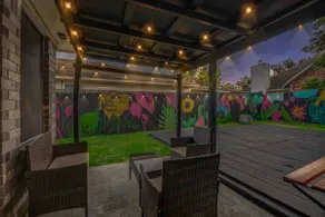 Beautiful Spring Home*3BRs*5 beds*2TVs*Southwest - Image 3