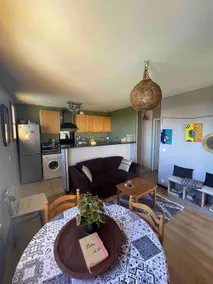 Nice little house at the bottom of the garden with a swimming pool - Image 4