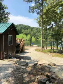 Cabin on private watershed lake in Crofton, Ky - Image 2