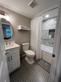 Historic Roswell Private Guest Suite & Patio - Image 4
