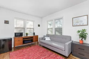 Large Comfortable Studio- 1 block from KU Hospital - Image 2