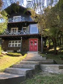 Lake House - Image 4