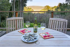 Baytree Cottage | Beautiful Stay w/ Amazing Views - Image 2