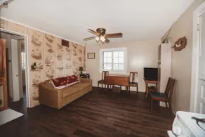Water front cottage on beautiful Upper Long Lake - Image 4