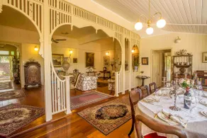 The Falls Montville Superb Queenslander Manor - Image 5