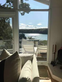 Privat Waterfront East Hampton Home - Image 3
