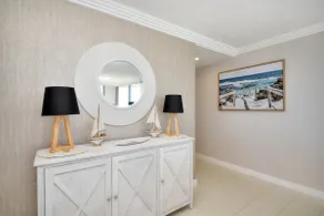 Spectacular Luxury Beachfront Apartment - Image 5