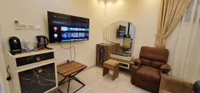 1 bedroom with private bathroom (2nd floor) - Image 3