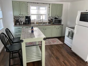 2-Bedroom Cozy Downtown Boyertown House - Image 2