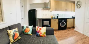 Fountain View 1BR Flat Oxford - Free Parking - Image 5