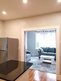Renovated 2 Bed near downtown - Image 5