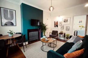Artistic hideaway within York’s ancient city walls - Image 4