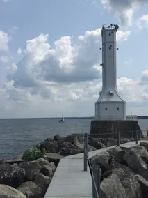 Lake Front Park Cottage - Huron, OH. Lake Erie - Image 2