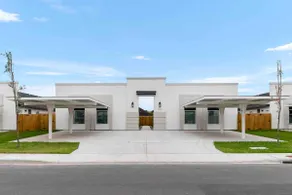 Pharr Chic: Fresh & Stylish Getaway for Families - Image 2