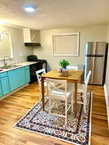 5 min from downtown 1br/1bth nestled in nature - Image 4