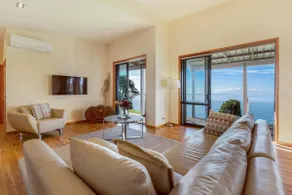 Moeraki with private walkway to Onetangi Beach by Waiheke Unlimited - Image 3
