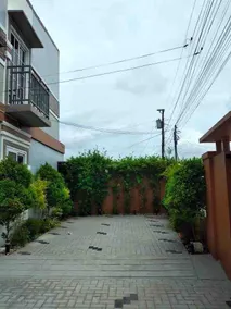 M4- Apartment unit with balcony and parking - Image 3