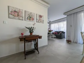 Brand new, central and by the sea - Image 2