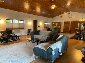 A Traveling Executive's Home Away From Home! - Image 5