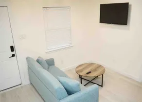 Recently updated House in the Heart of Houston. - Image 2