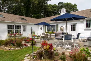 Upscale suite w/ separate entrance. - Image 2