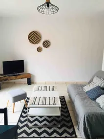Quiet cottage near beaches and city center - Image 2