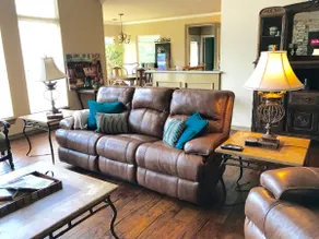Gorgeous Home In Upscale Neighborhood - Room For The Whole Family 4 bedrooms! - Image 3