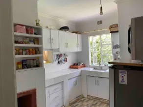 Cheerful 4 bedroom cottage with woodfire place. - Image 3