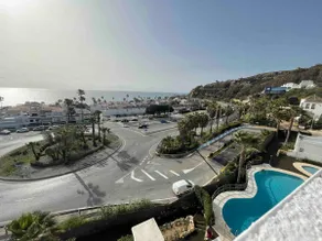 Beautiful penthouse, new, 50m from the beach, Manilva - Image 2