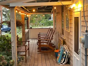 In town Cozy-Cottage-Glam w/ Fab backyard 2bd/2B - Image 5