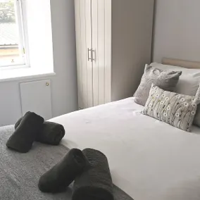 15A - Modern Self Catering Apartment - Image 5