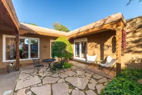 Beautiful Albuquerque Retreat - Image 3