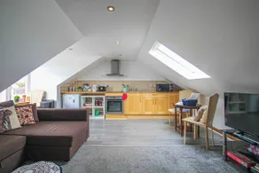 Marrakesh Loft Free Parking Lanark - Image 3