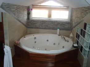 Attic-loft with Jaccuzy on Sonabia's beach and overlooking beach and Mountain - Image 5