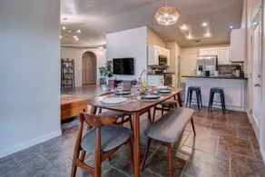 🏡 *NEW* The Artsy Abode ✨ Hot Tub ♨️ BBQ 🍖Foosball ⚽️ - Image 4