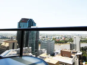 City Apartment With a View in 4.5 Star Hotel - Image 4