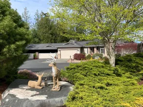 Private home on 4 Acres with forever water views - Image 2