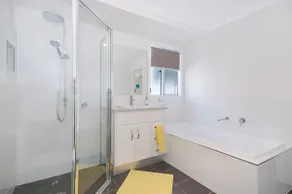 LUXURY 2 BED! Spacious & central to everything! - Image 5