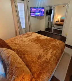 Intimate retreat near LSU & Tiger Stadium! - Image 4