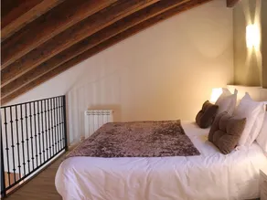 Lladito Short-Term Rentals, Apartment la e. - Image 2