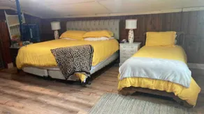 Lake Texoma• Walk to Beach• King Bed• Family Ready - Image 3