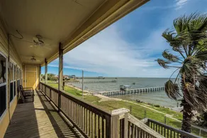 Waterfront Bay House w/ 300’ Lighted Fishing Pier - Image 4