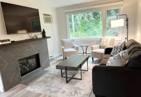 Modern pristine space in perfect Stowe location - Image 2