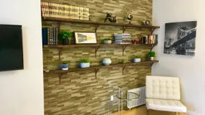POSH RENOVATED APARTMENT WITH HIGH CEILINGS! - Image 2