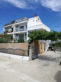 Apartman with swiming pool - Image 4