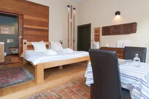 Romy&Travis | stay in beautiful historic centre - Image 3