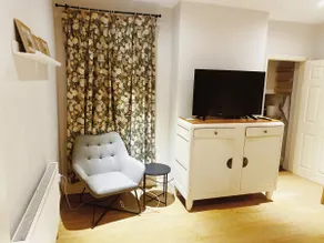 Central 4 bed House in Reading - Image 2