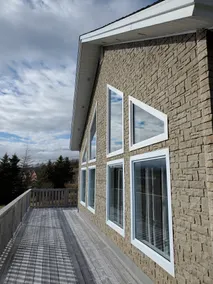 Large 3 Bedroom Getaway in Sunnyside - Image 2